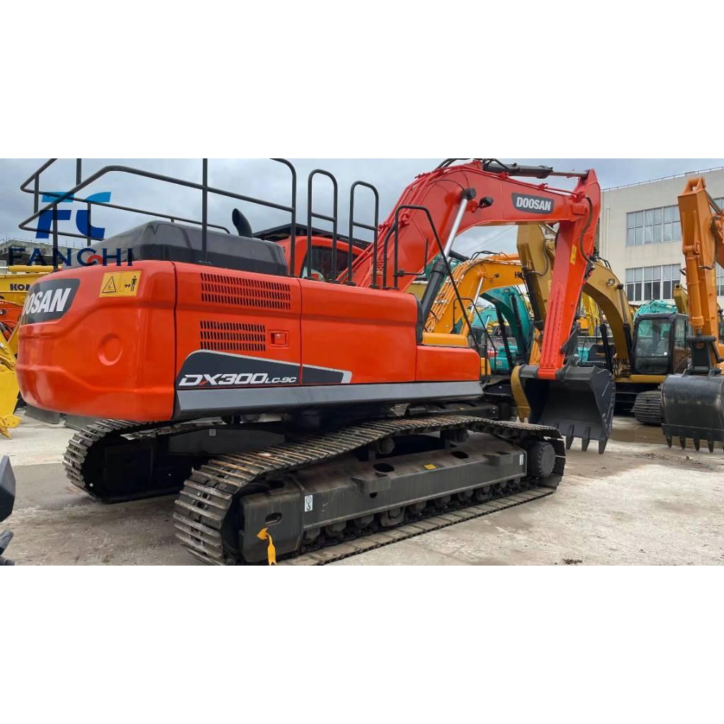 Doosan DX300 Bageri gusjeničari
