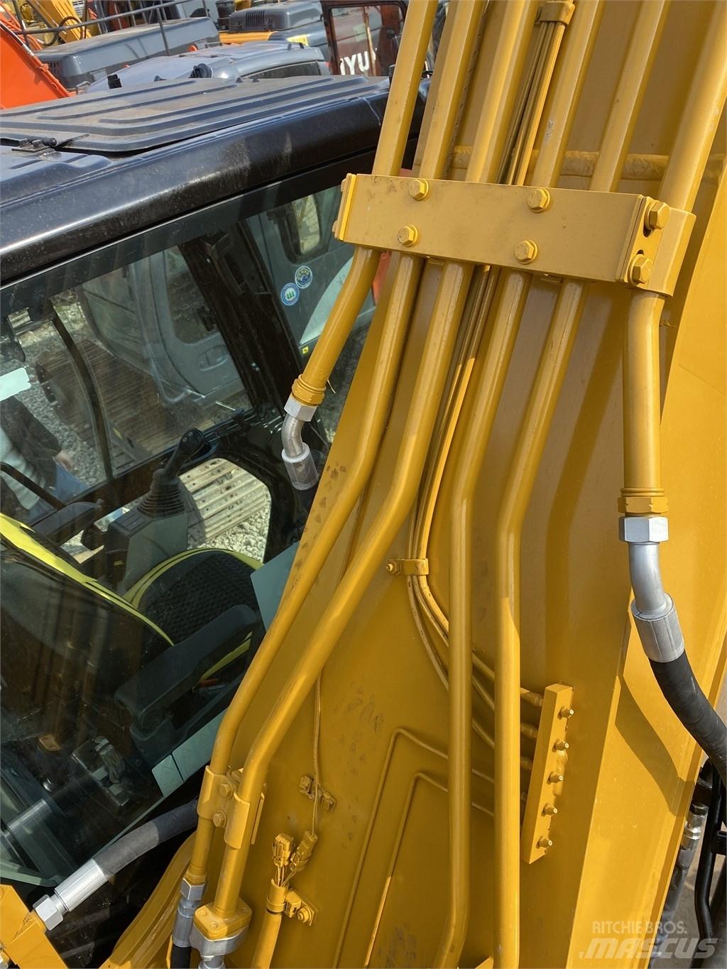 CAT 320 Bageri gusjeničari