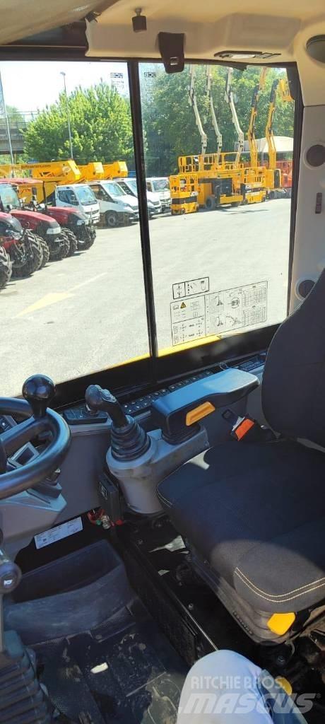 JCB Hydradig Bageri na kotačima