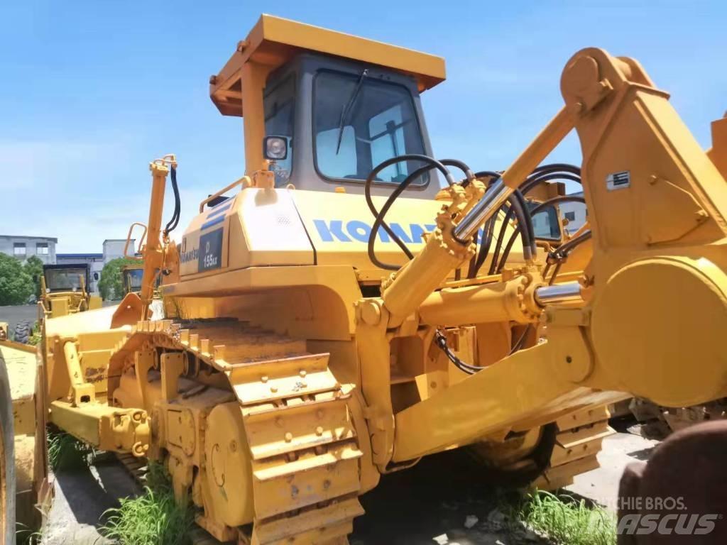 Komatsu D 155 Buldožeri gusjeničari