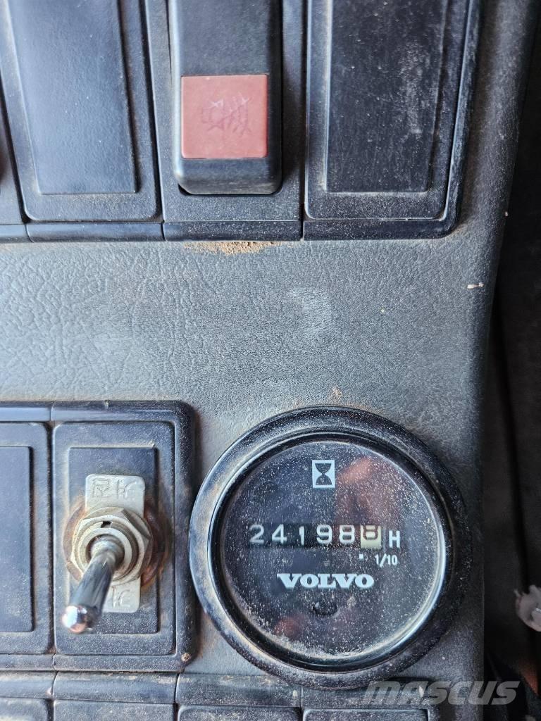Volvo EC 210 B LC Bageri gusjeničari