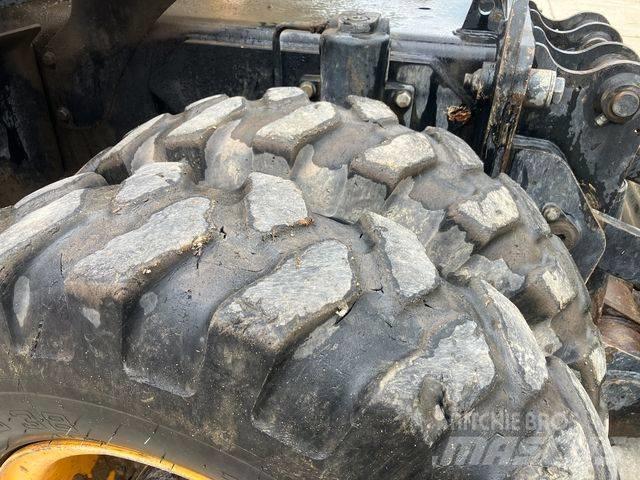 JCB JS 175 W Bageri na kotačima