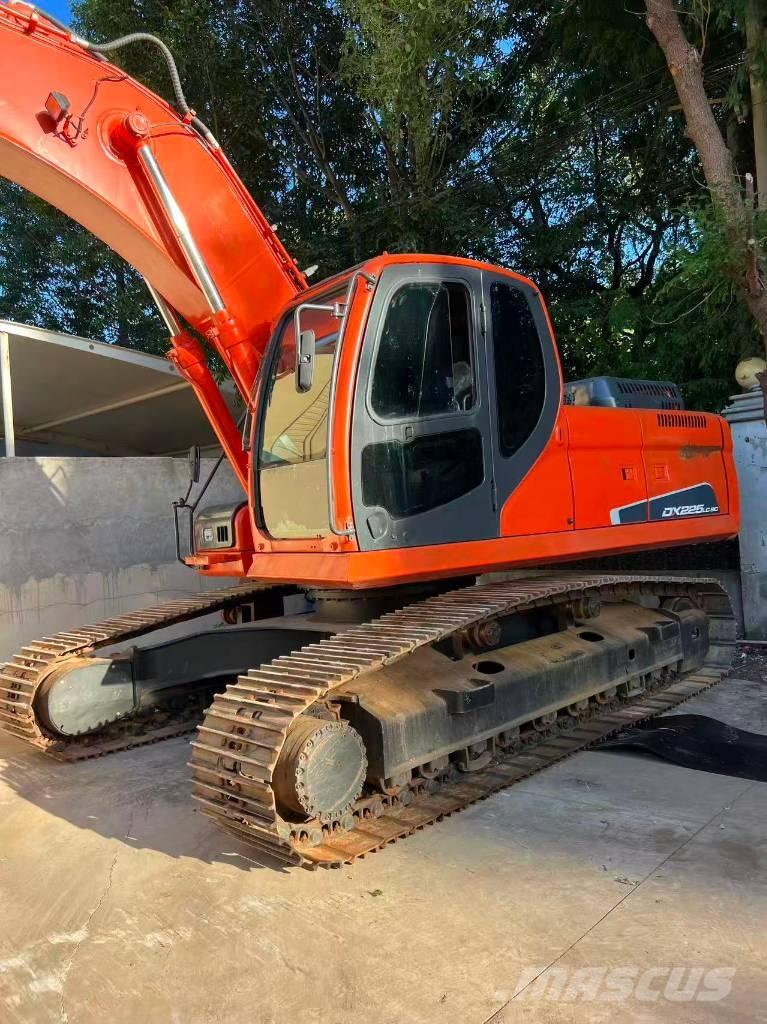 Doosan DX 225 LC Bageri gusjeničari