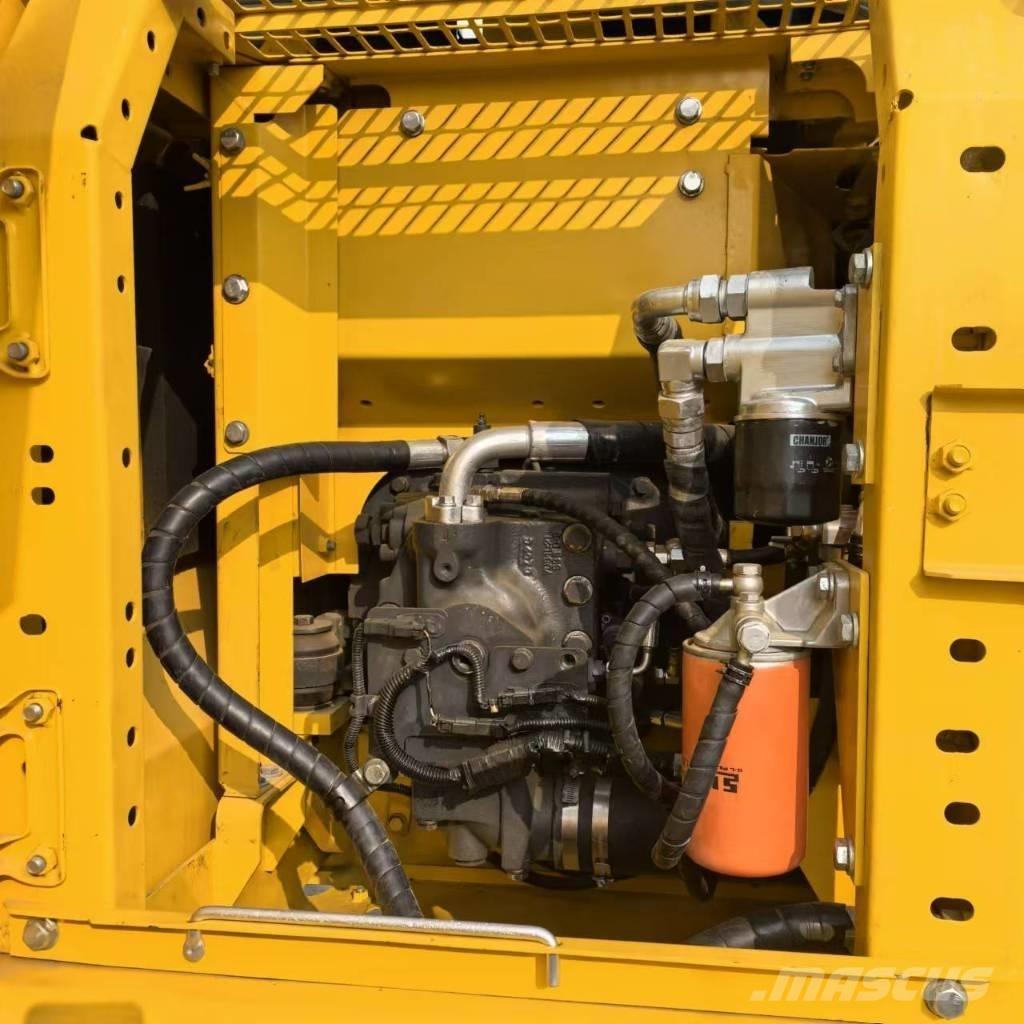 Komatsu PC 130-7 Bageri gusjeničari
