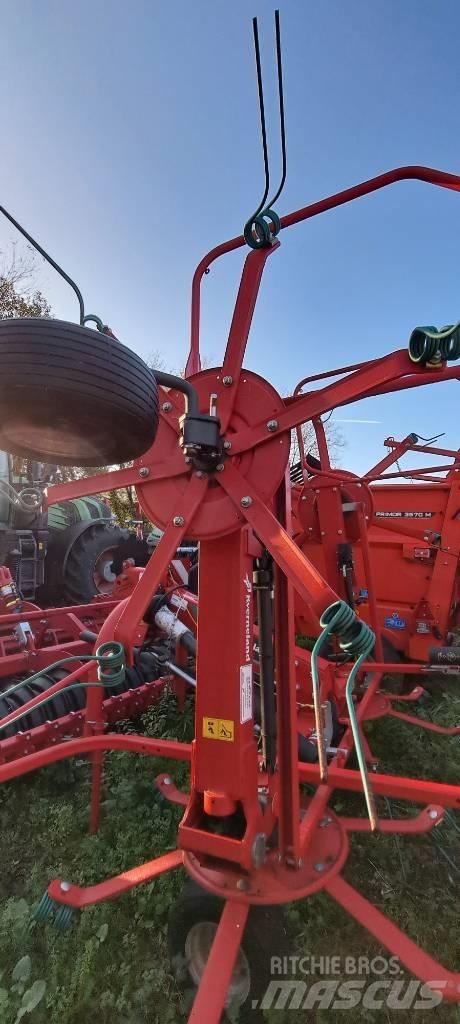 Kverneland 8452 Okretači i sakupljači sijena