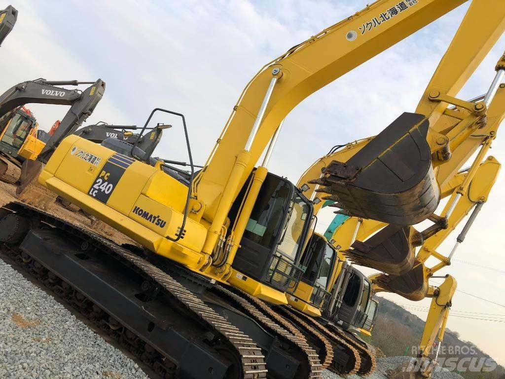 Komatsu 240-8 Bageri gusjeničari