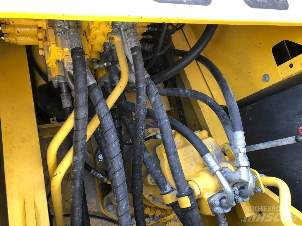 Komatsu 240-8 Bageri gusjeničari