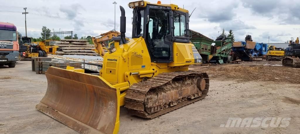 Komatsu D 51 EX-22 Buldožeri gusjeničari