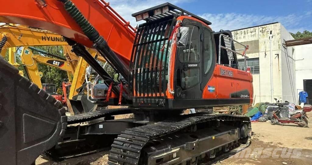 Doosan DX340 Bageri gusjeničari