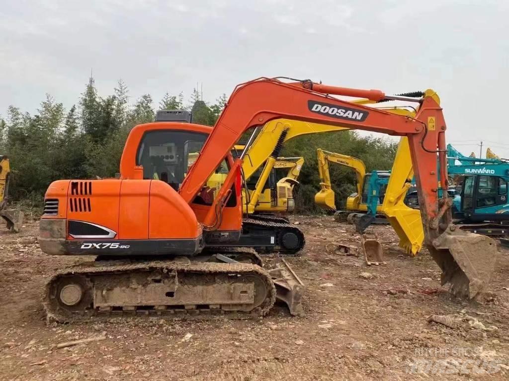 Doosan DX 75-9 Bageri gusjeničari