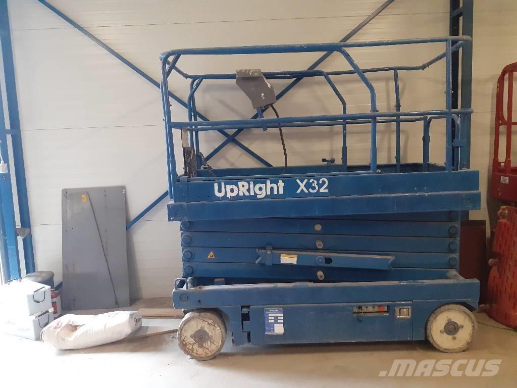 UpRight X 32 Škaraste platforme