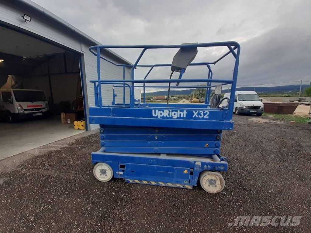 UpRight X 32 Škaraste platforme