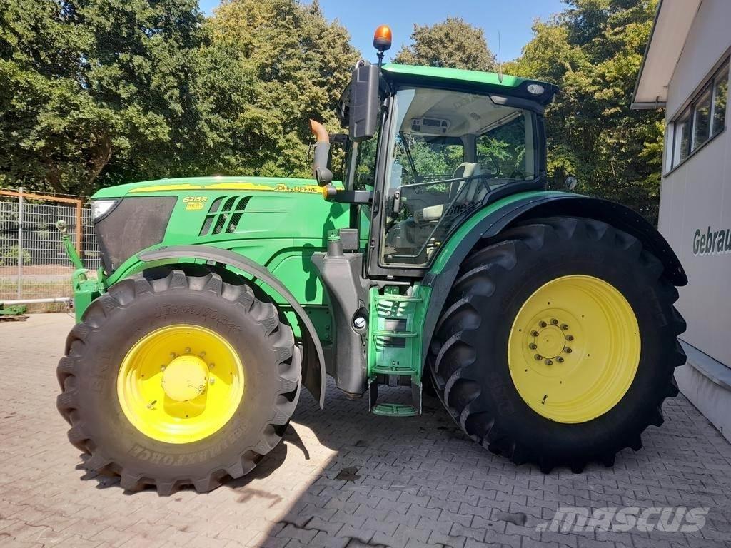John Deere 6215R Traktori