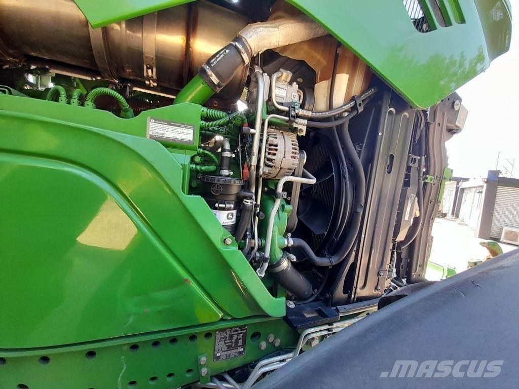 John Deere 6215R Traktori
