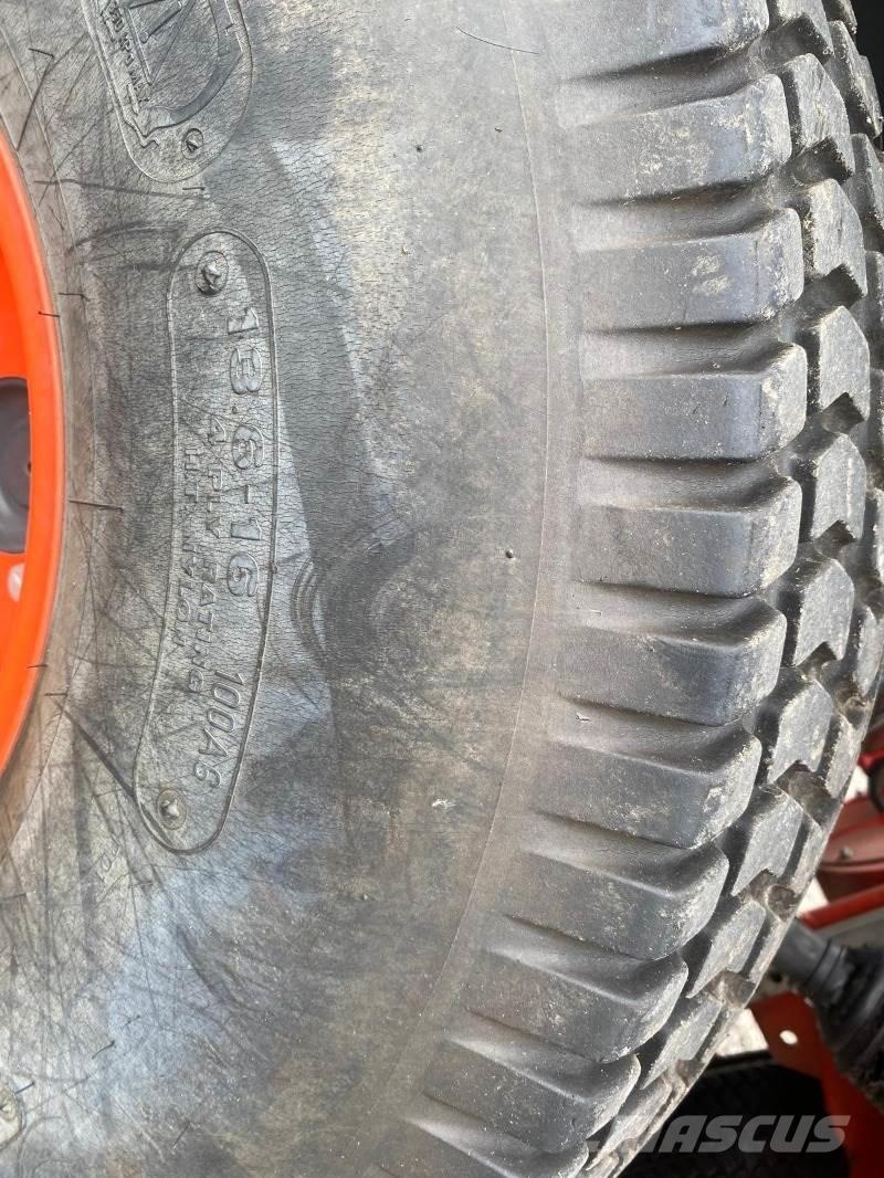 Kubota ST 401-C Kompaktni (mali) traktori