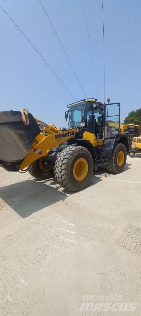 Komatsu WA270-8 Utovarivači na kotačima