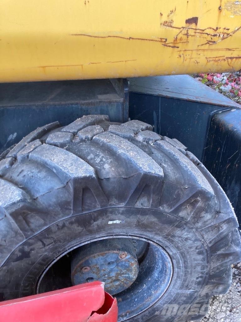 Komatsu PW 140-7 Bageri na kotačima