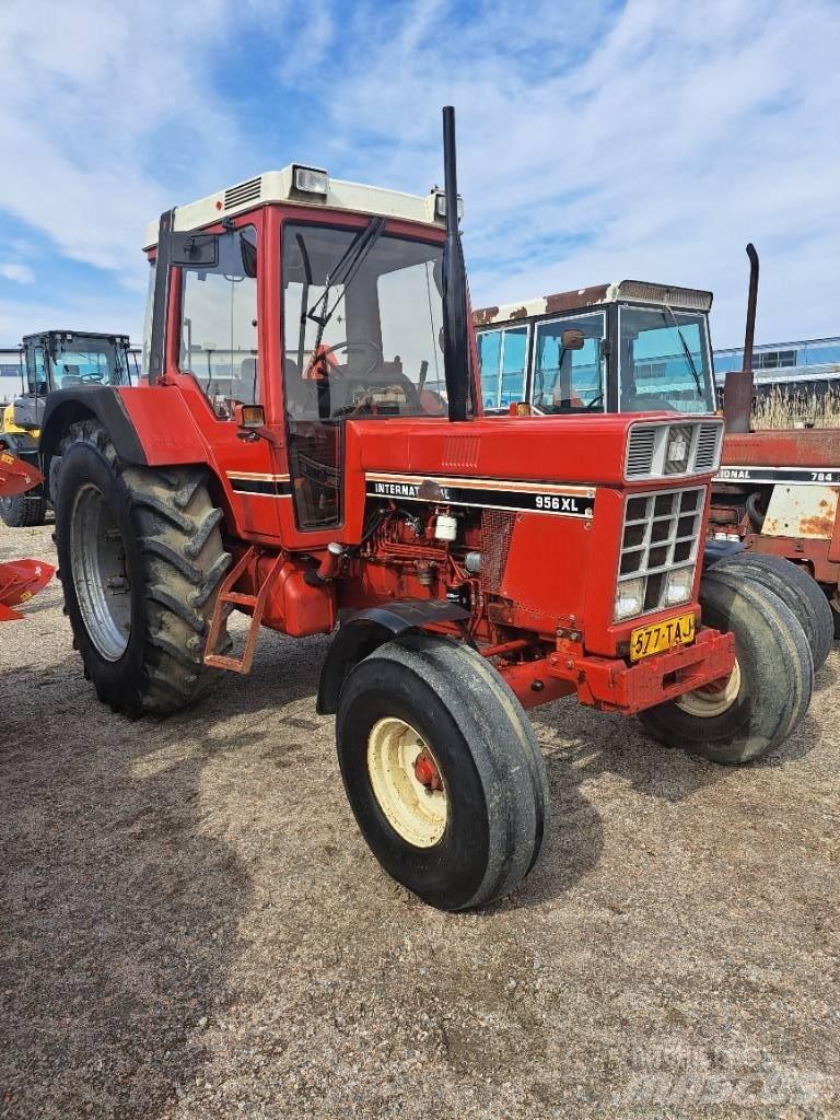 International 956XL Traktori