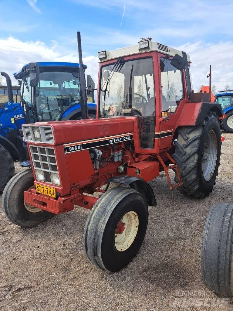 International 956XL Traktori