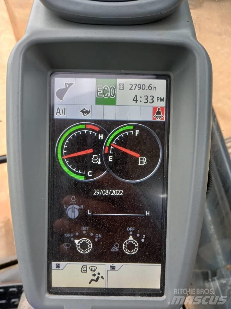 DEERE 210G Bageri gusjeničari