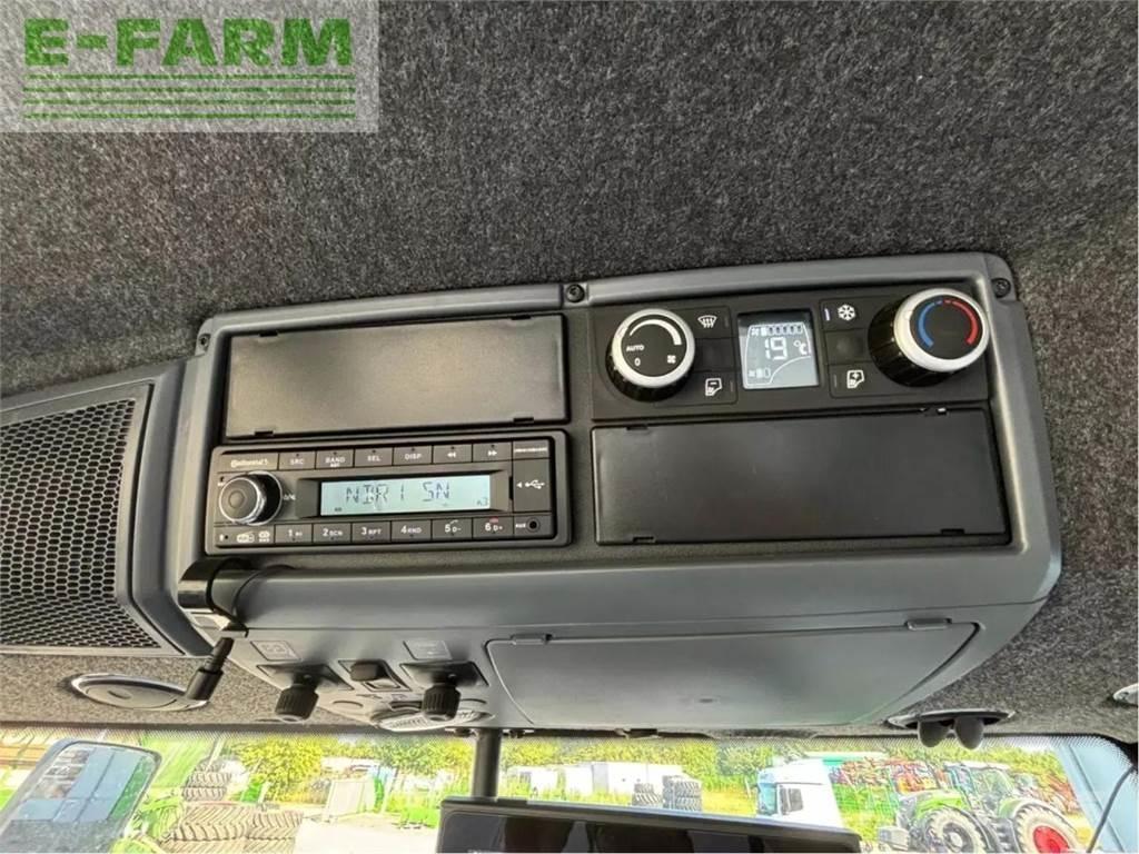 Valtra q 265 Traktori