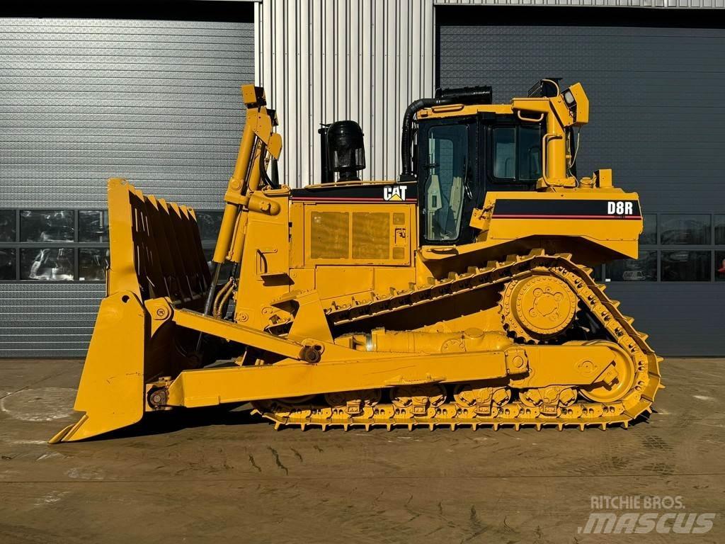 CAT D8R Buldožeri gusjeničari