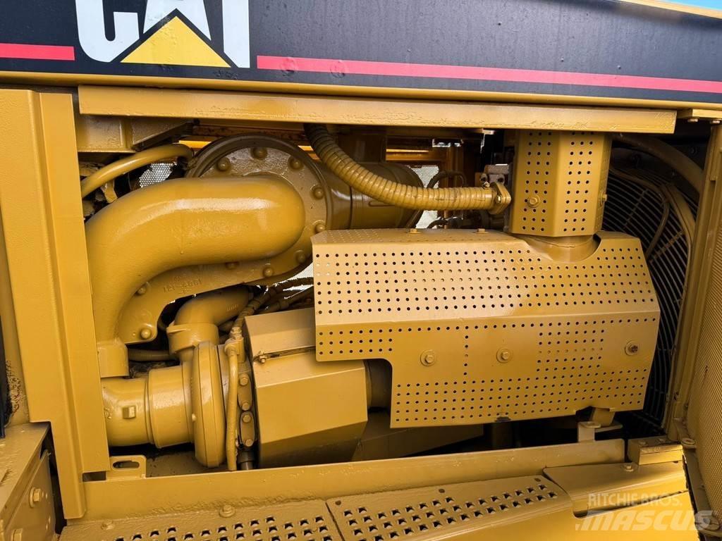 CAT D8R Buldožeri gusjeničari