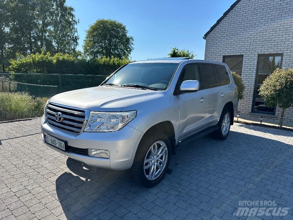 Toyota Landcruiser Terenska vozila