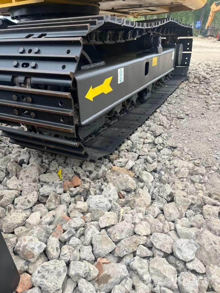 Komatsu PC70-8 Midi bageri 7t – 12t
