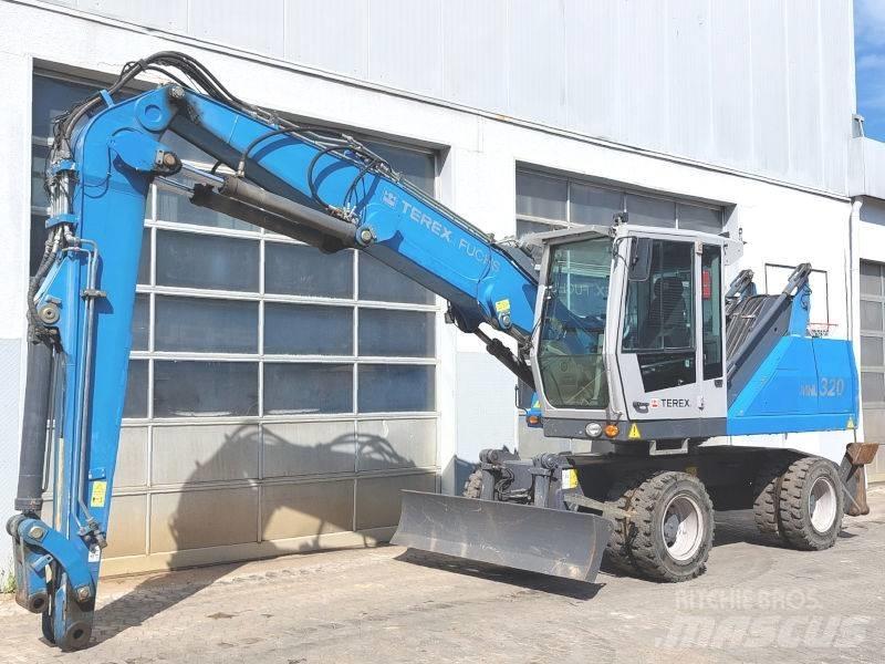 Fuchs MHL 320 D Bageri za manipuliranje materijalom / otpadom