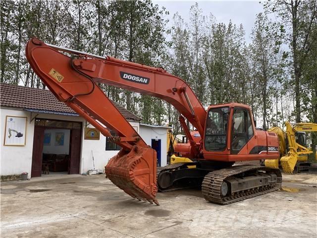Doosan DH225 Bageri gusjeničari