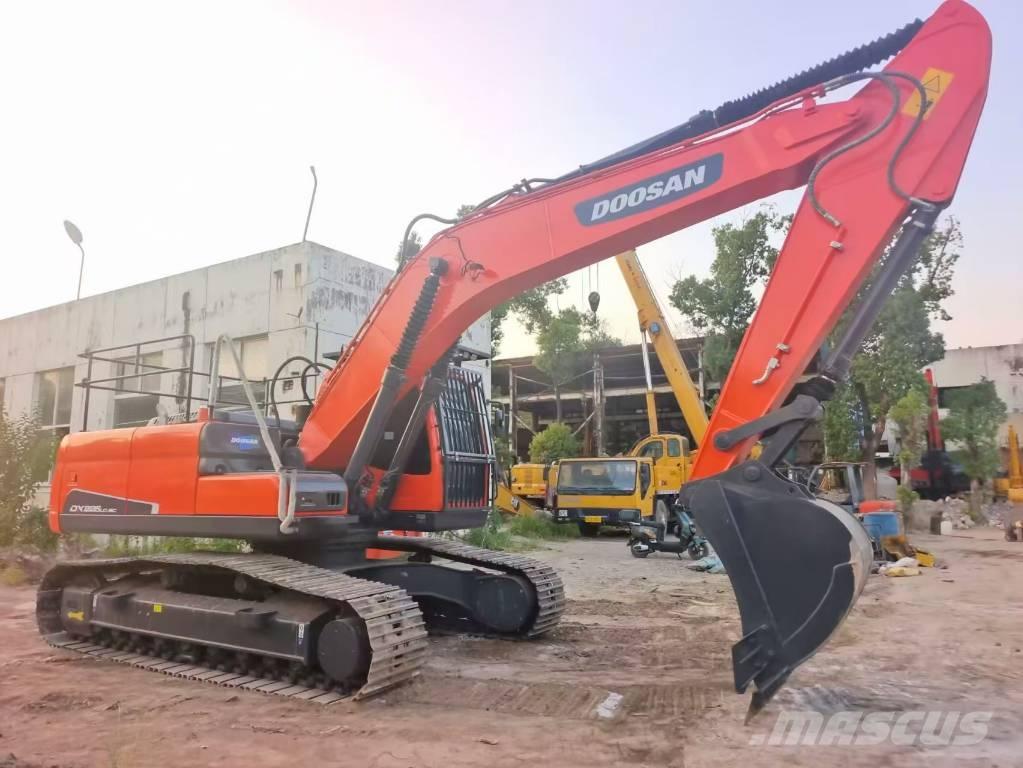 Doosan DX 225 LC Bageri gusjeničari