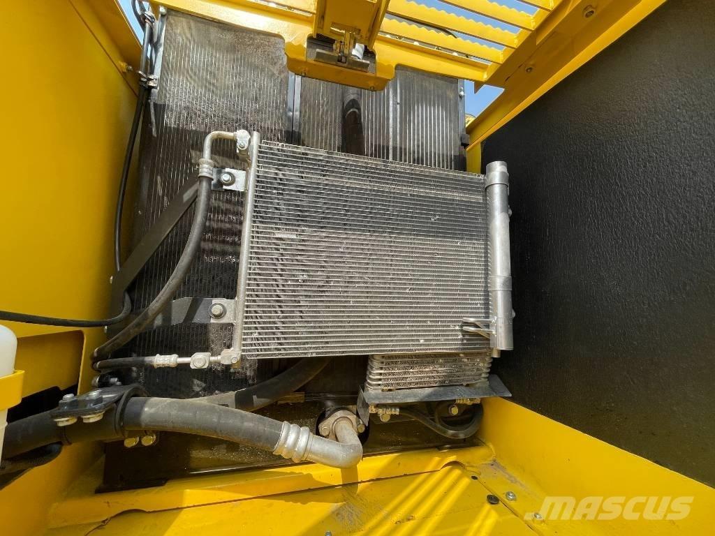 Komatsu PC 220 Bageri gusjeničari