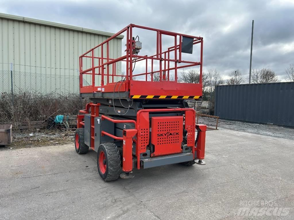 SkyJack SJ 8841 RT Škaraste platforme