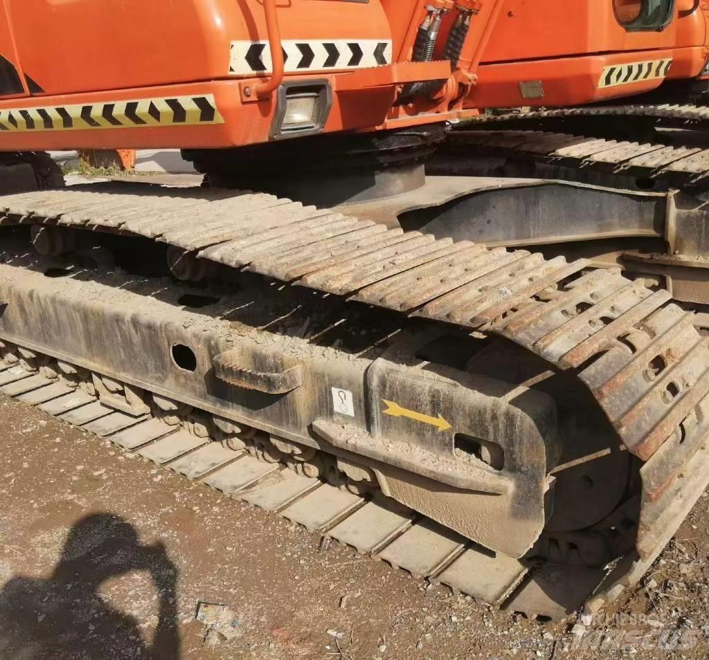 Doosan DH 220 Bageri gusjeničari