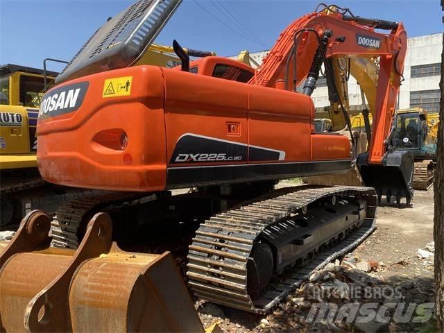 Doosan DX 225 LC Bageri gusjeničari