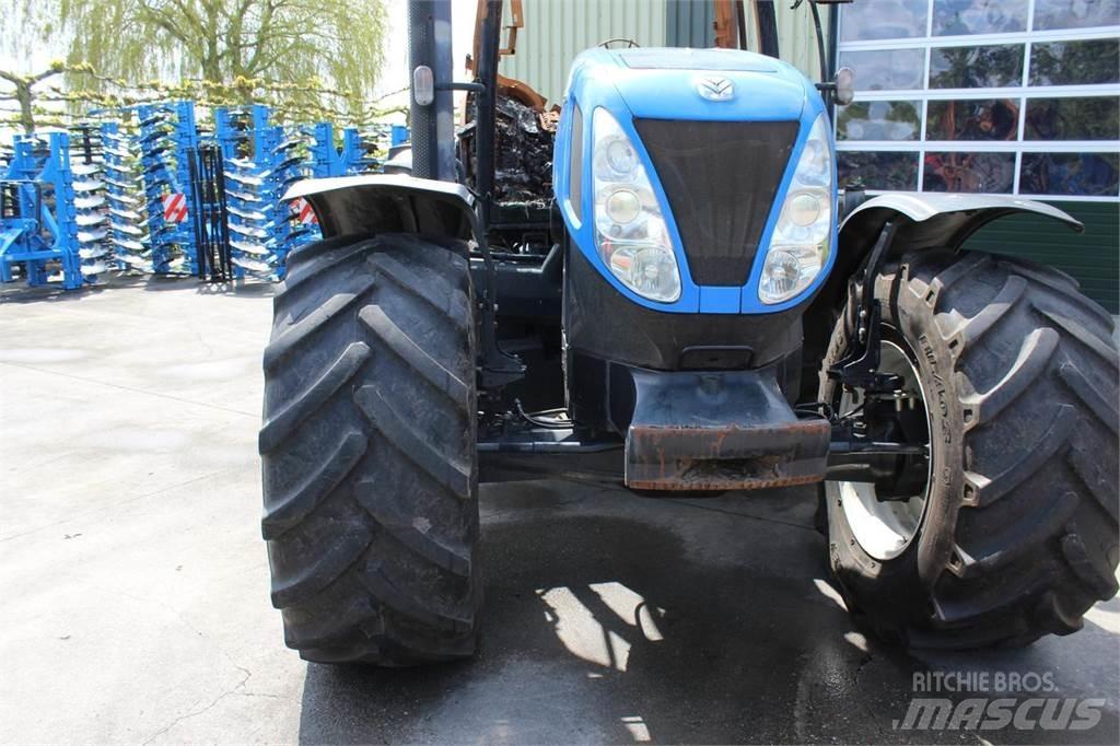 New Holland T7030 Traktori
