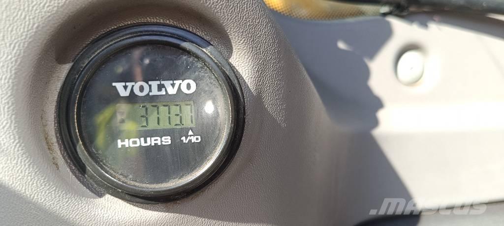 Volvo ECR235EL Bageri gusjeničari
