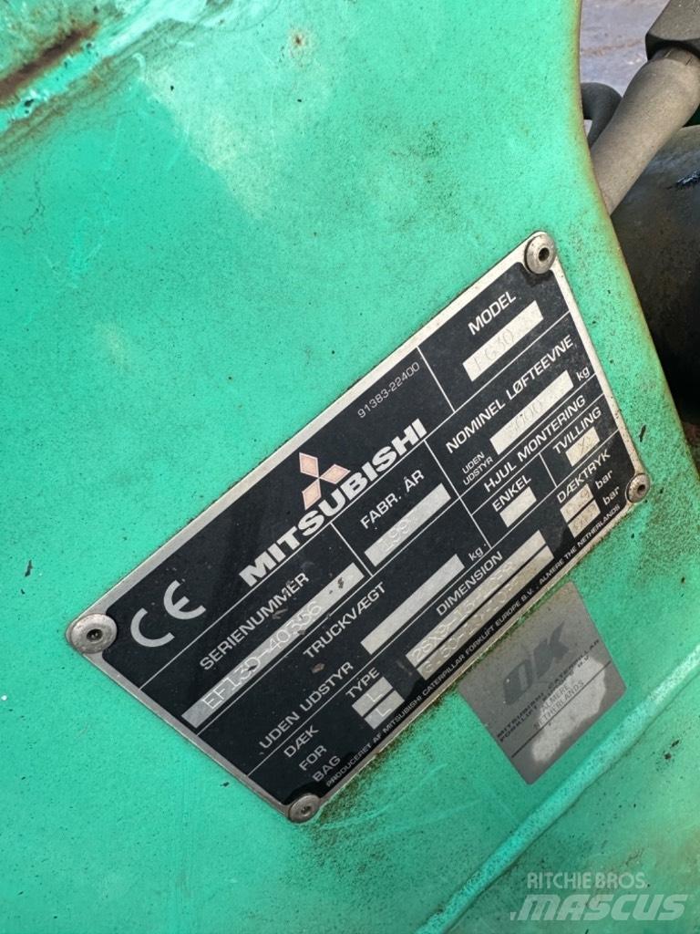 Mitsubishi FG 30 Plinski viličari