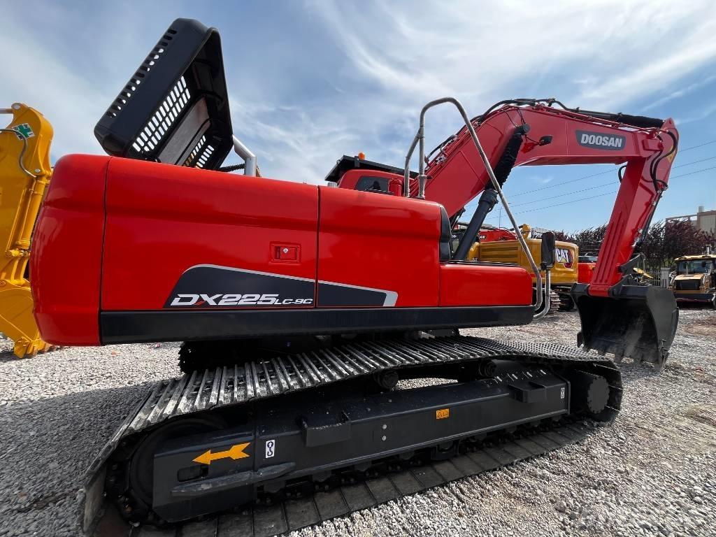 Doosan DX 225 Bageri gusjeničari