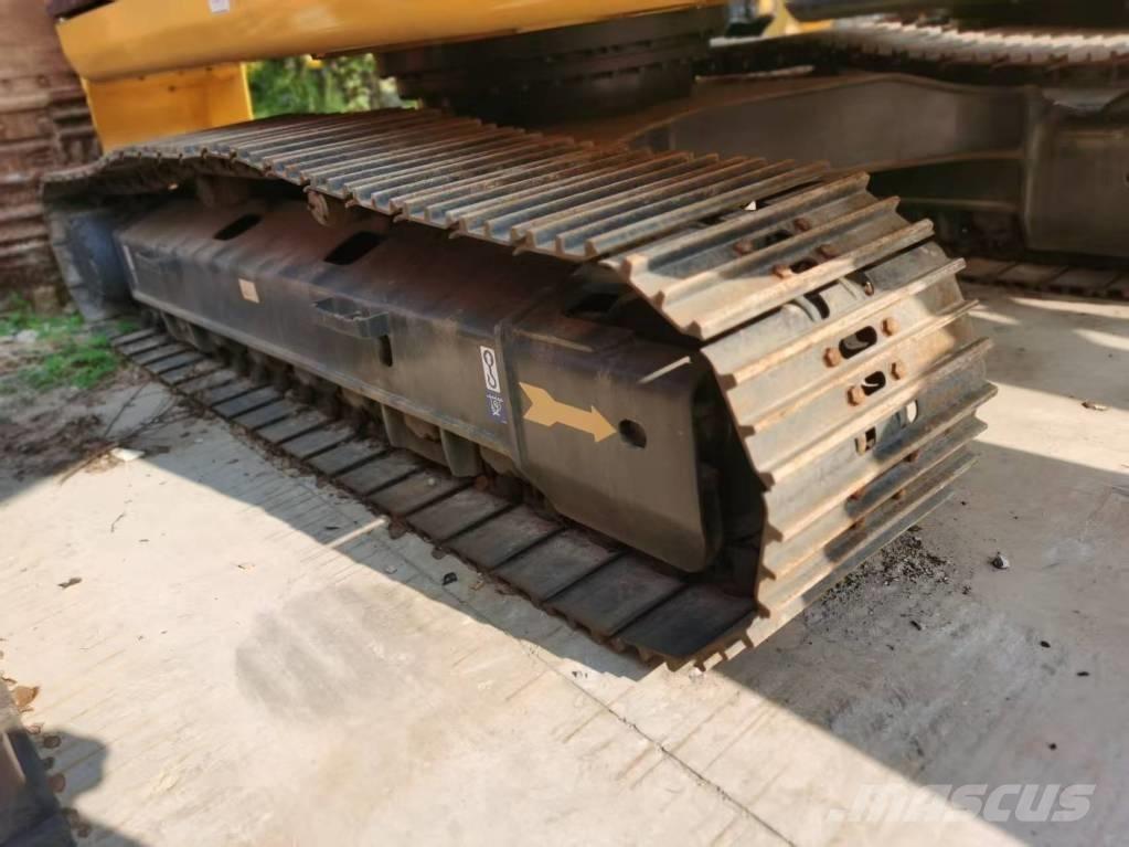 Komatsu PC 220-7 Bageri gusjeničari