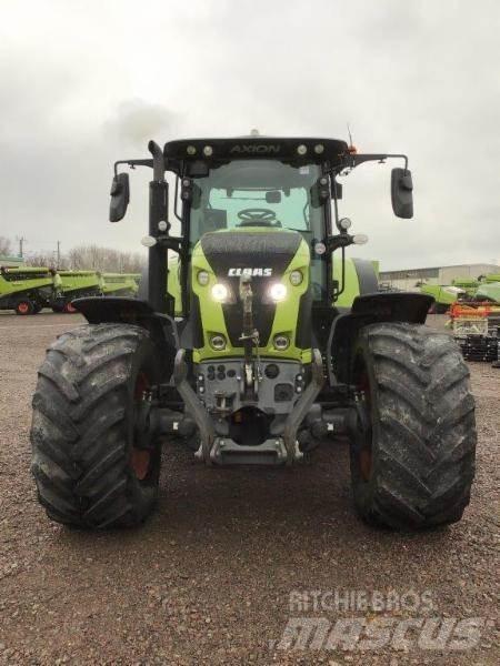 CLAAS AXION 810 Traktori