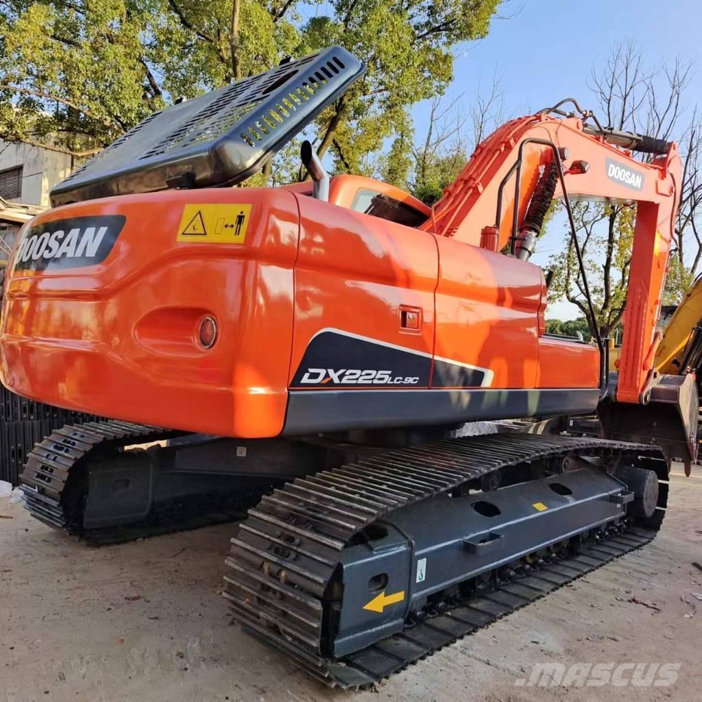 Doosan DX 225 LC Bageri gusjeničari
