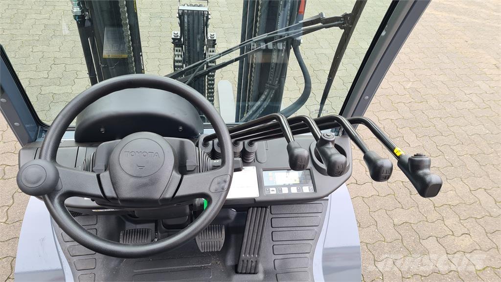 Toyota 02-8FGF25 Plinski viličari