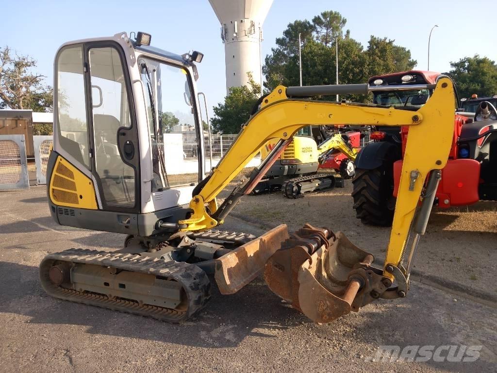 Neuson ET24 Bageri gusjeničari