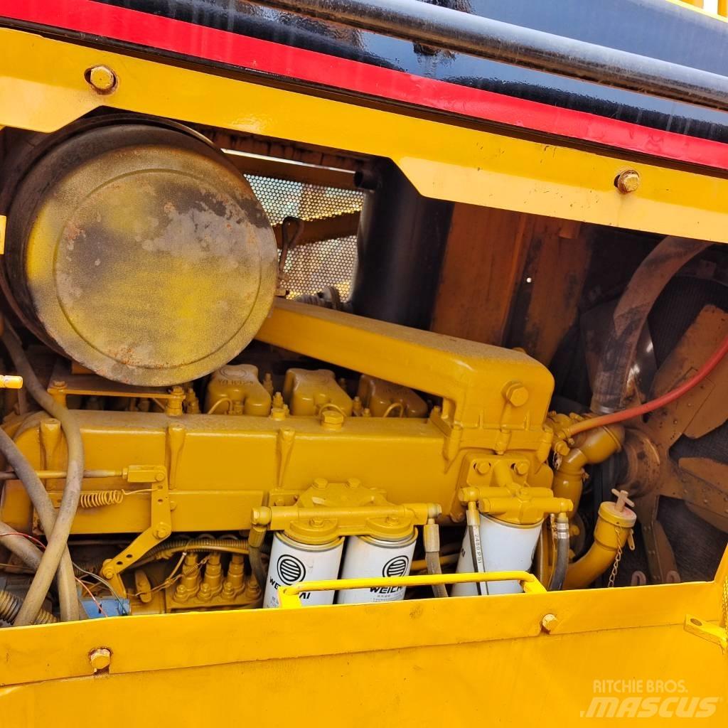 CAT D 7 R Buldožeri gusjeničari