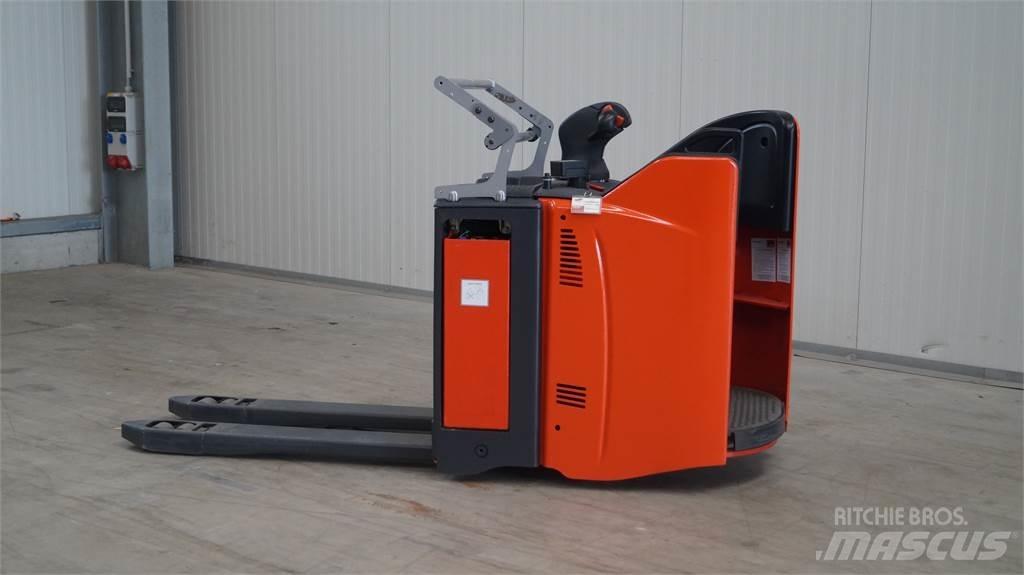 Linde T20SP kurz Nisko podizni električni viličar