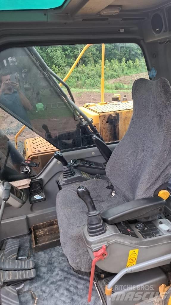 Volvo EC210B Bageri gusjeničari