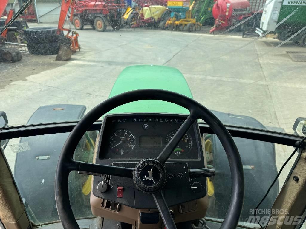 John Deere 6800 Traktori