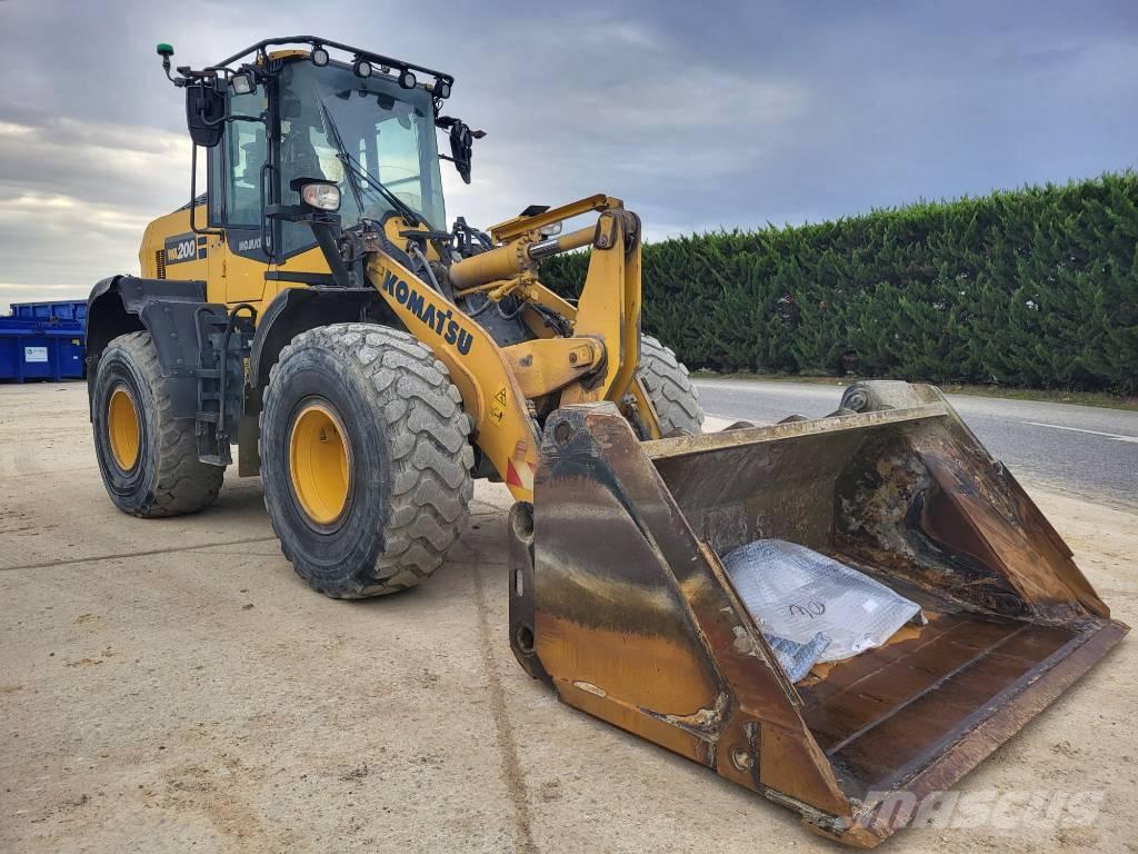 Komatsu WA200-8 Utovarivači na kotačima